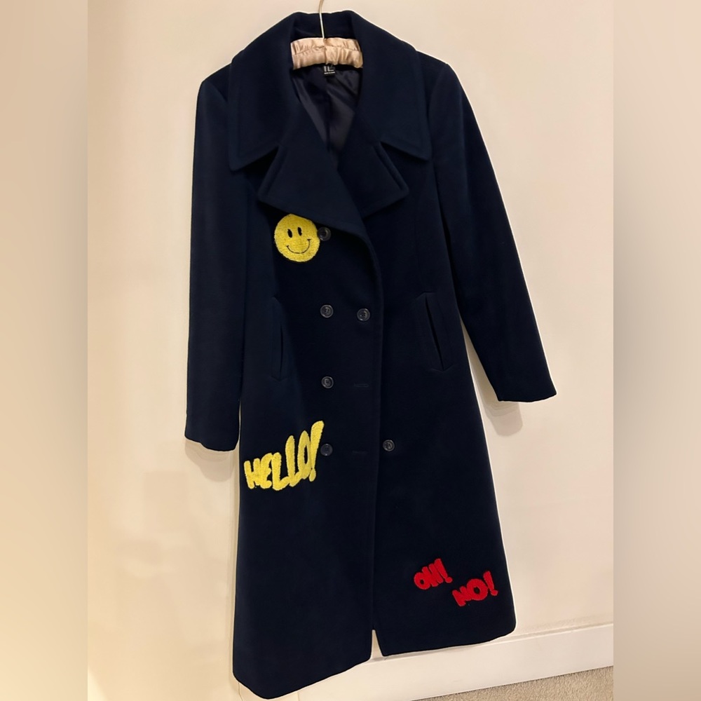 #trench #navybluetrench #verywarm #veryheavy #emoji #vitangetrenchcoat